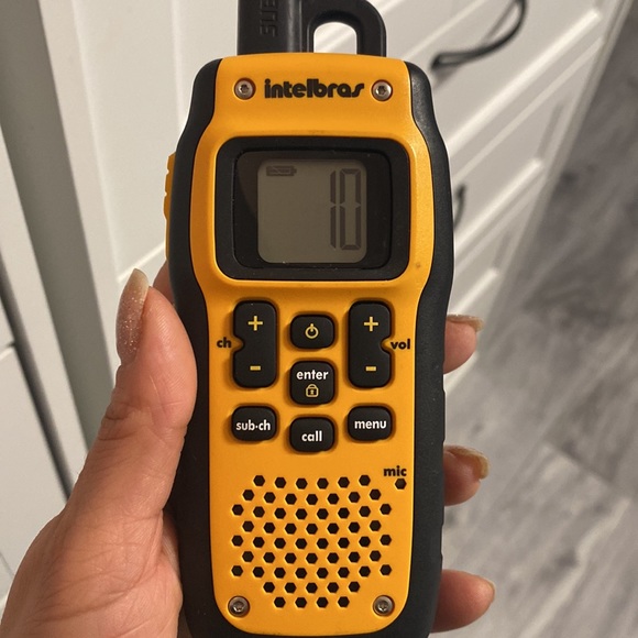 2 radio communicate - Picture 2 of 5